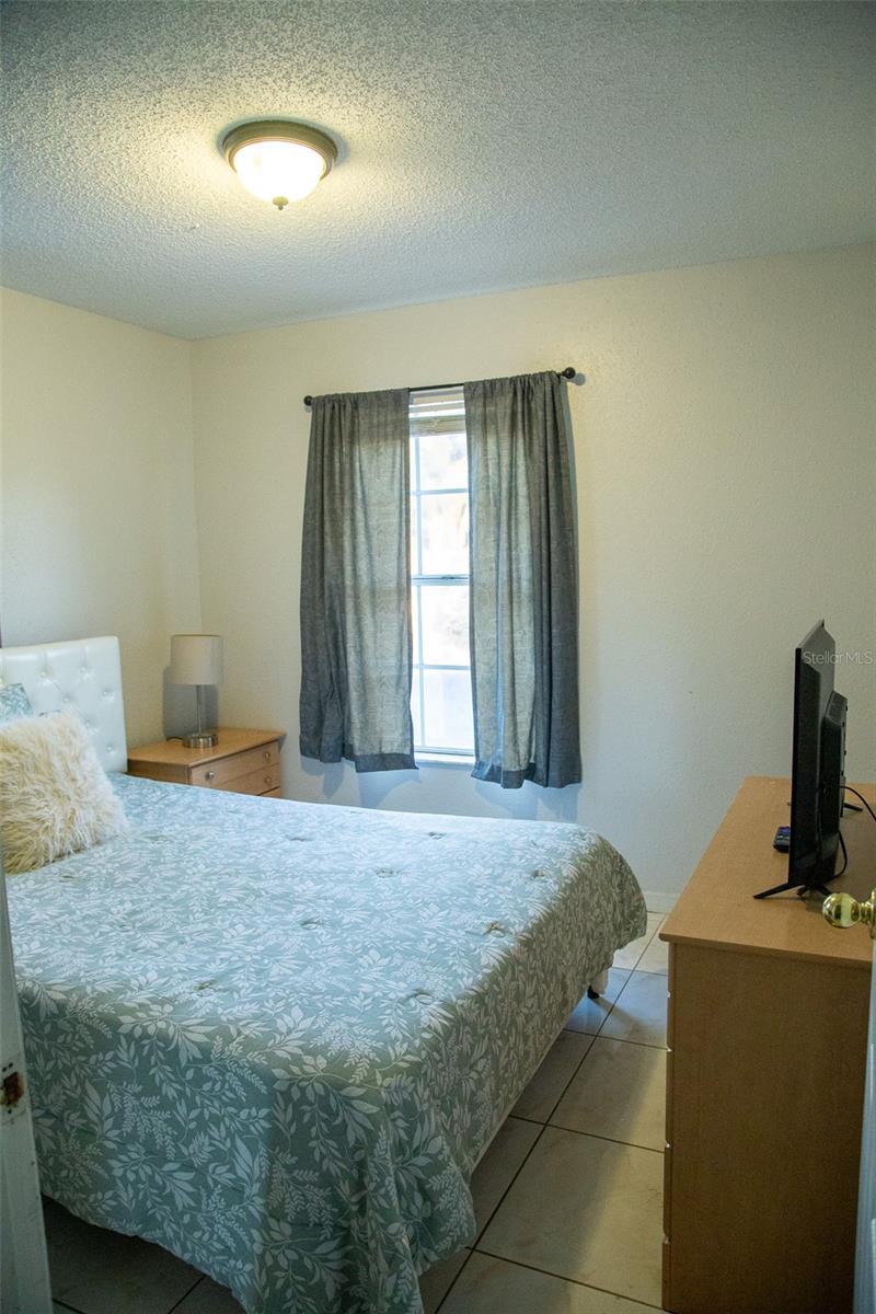 Image 43 of 54 For 618 Berks Court