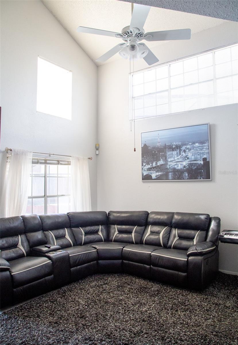 Image 8 of 54 For 618 Berks Court