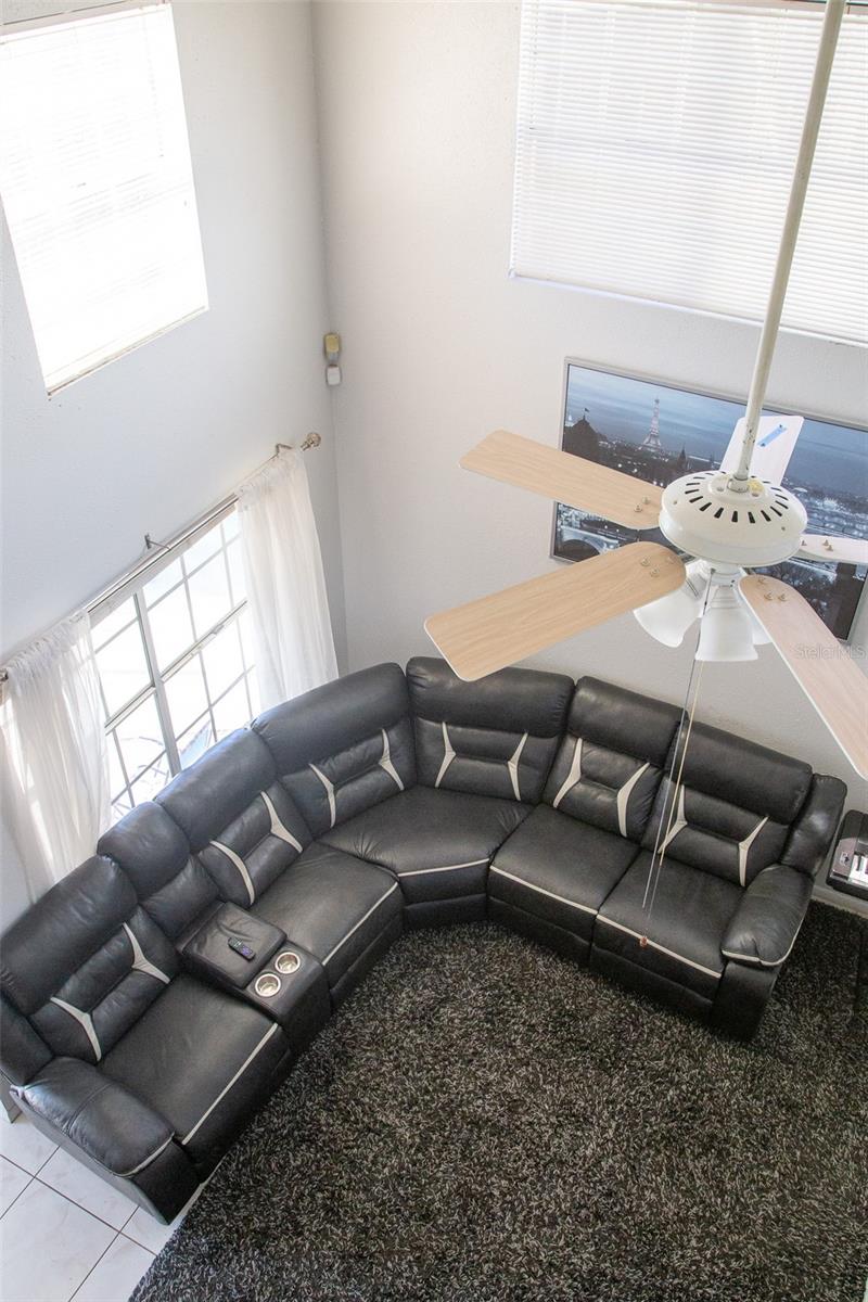 Image 9 of 54 For 618 Berks Court