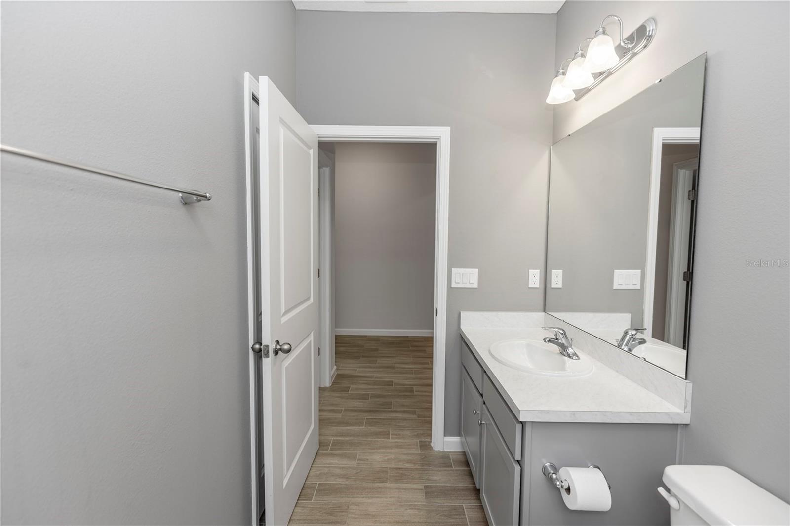 Image 27 of 42 For 3509 Yarian Drive