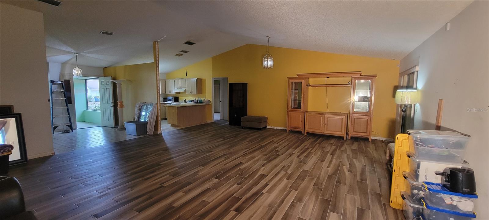 Image 3 of 25 For 4015 Bianca Street