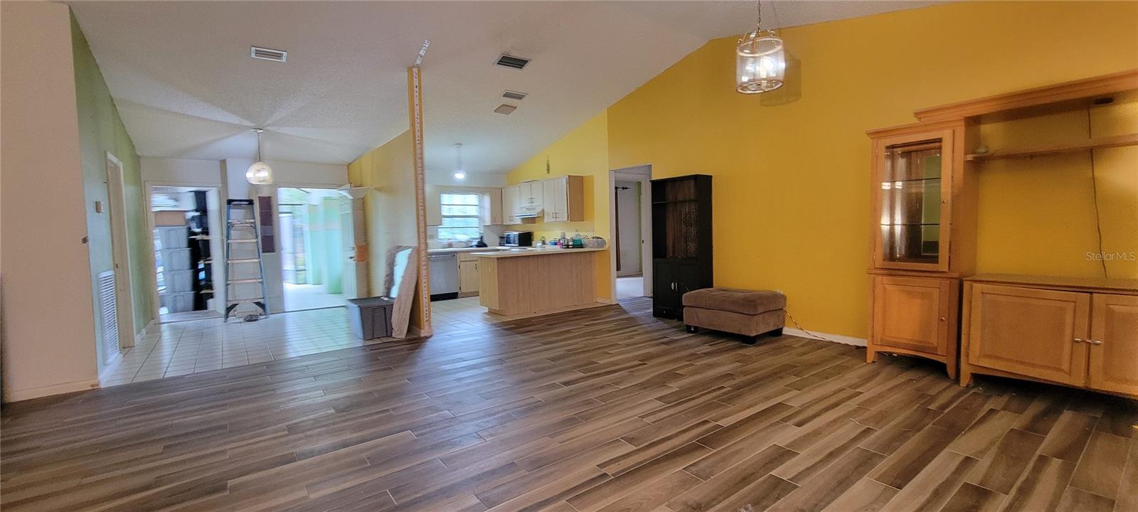 Image 4 of 25 For 4015 Bianca Street