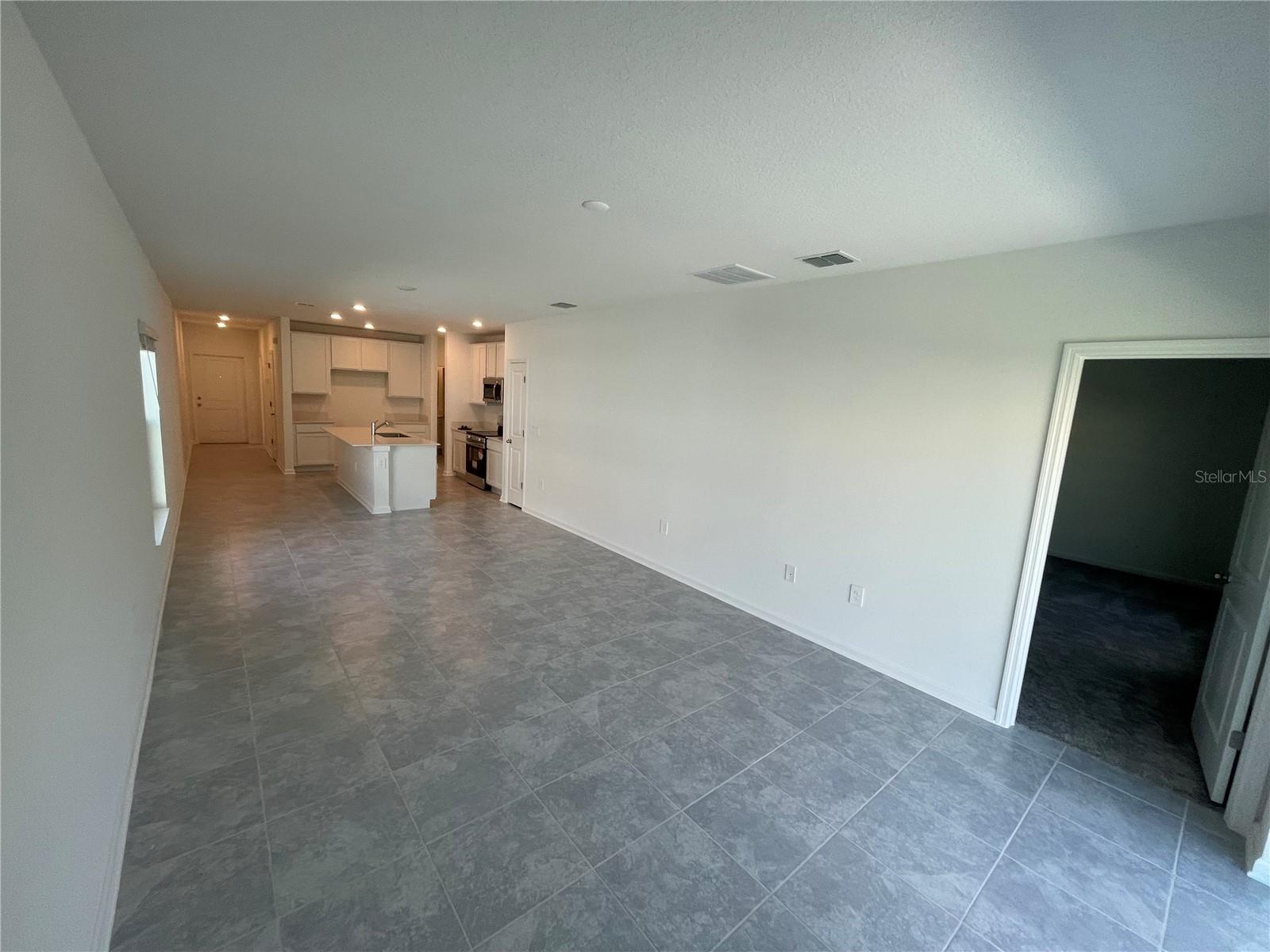 Image 13 of 31 For 4343 Twisted Twig Bend