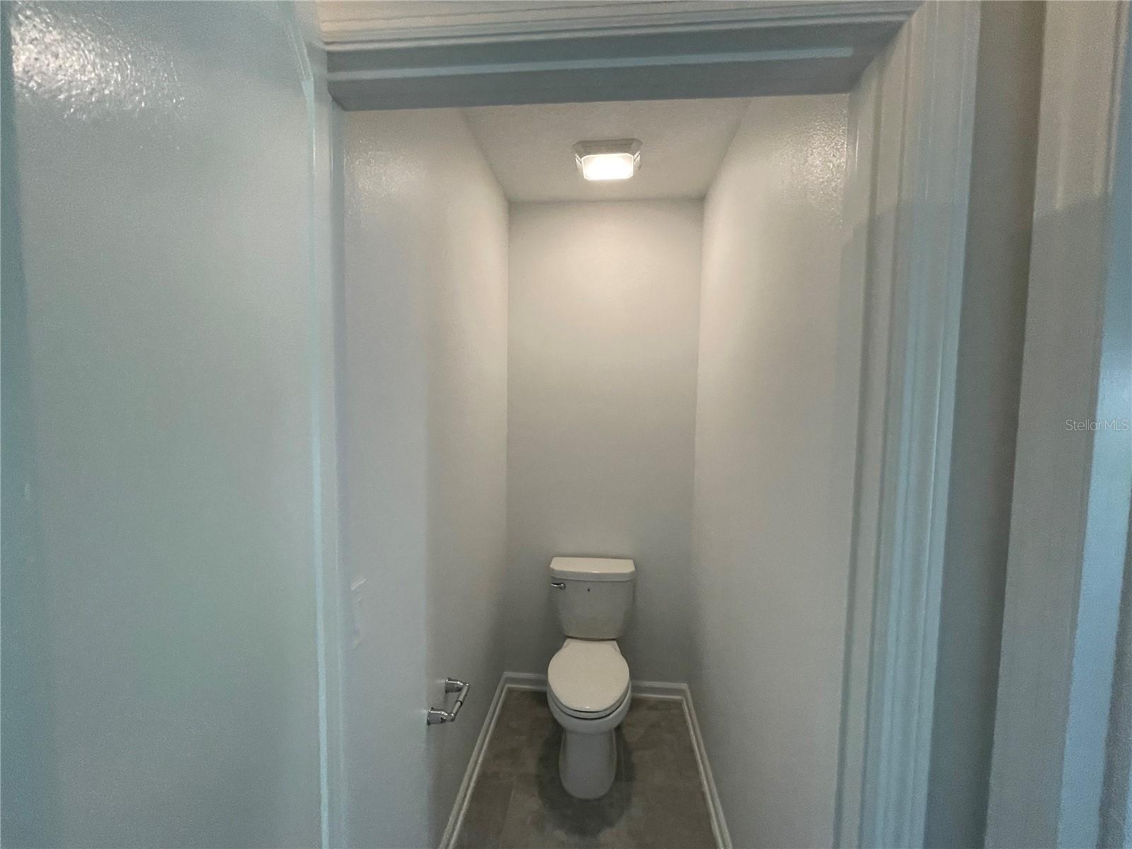 Image 15 of 31 For 4343 Twisted Twig Bend