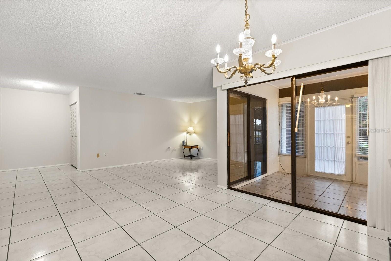 Image 10 of 39 For 2674 Shadybranch Drive