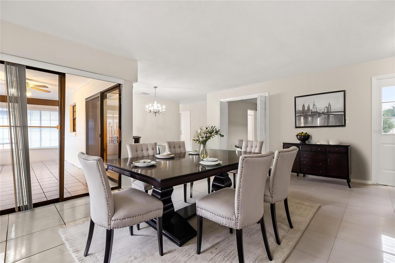 Image 9 of 39 For 2674 Shadybranch Drive