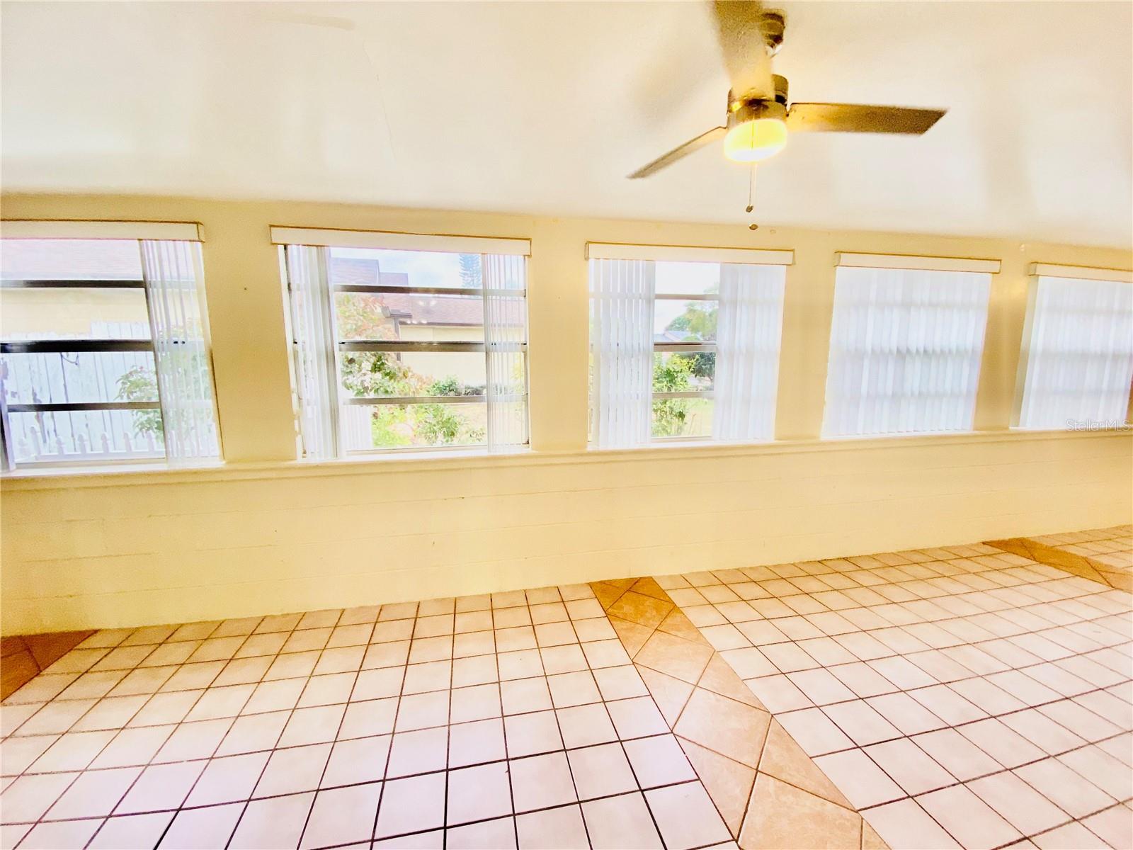 Image 13 of 24 For 378 Chicago Woods Circle