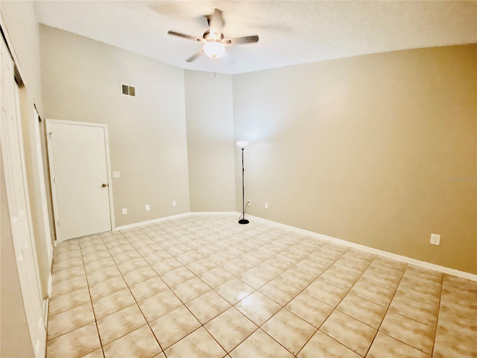 Image 18 of 24 For 378 Chicago Woods Circle