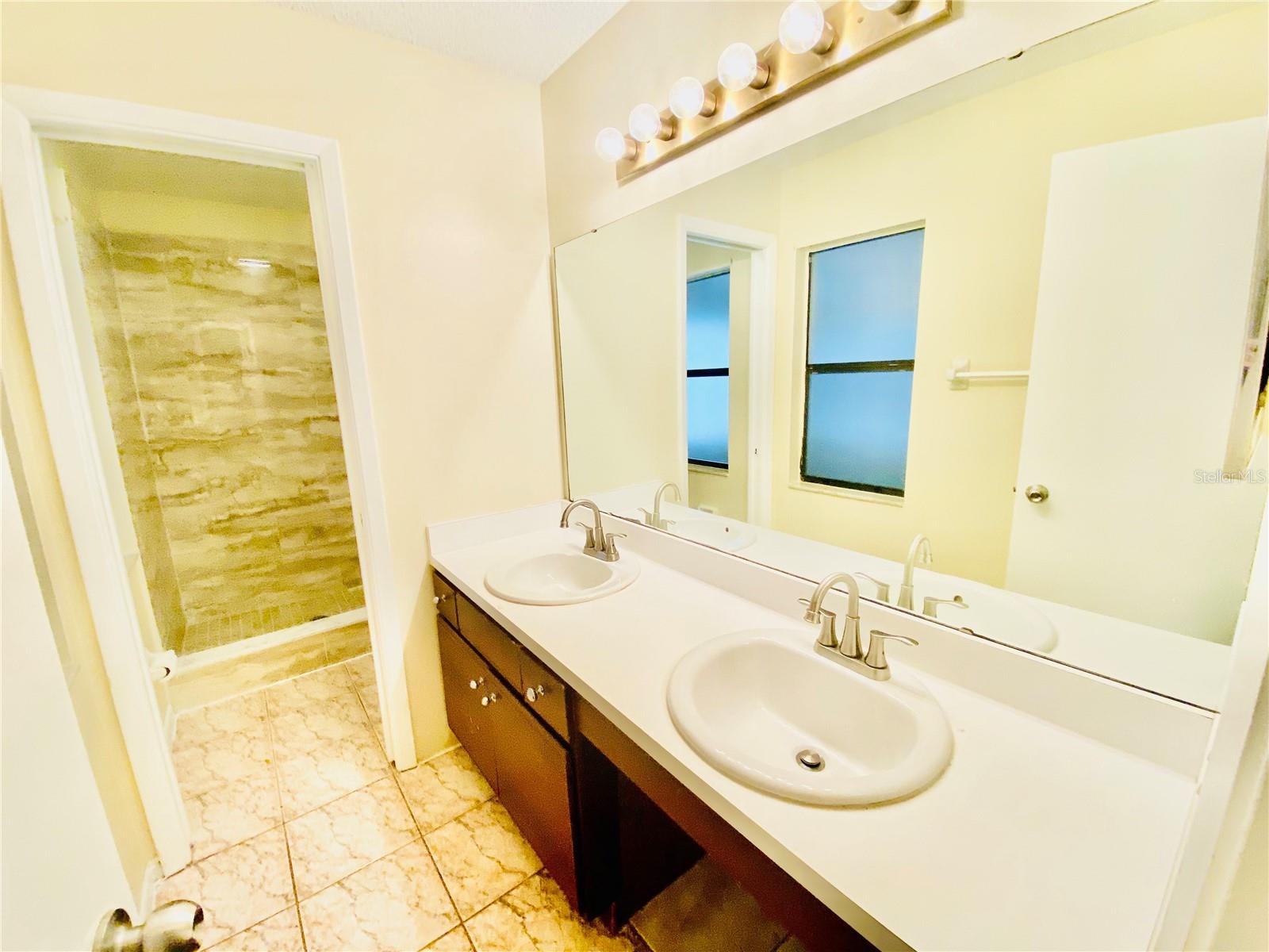 Image 20 of 24 For 378 Chicago Woods Circle