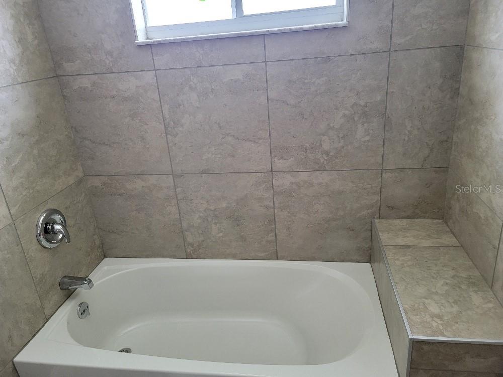 Image 17 of 23 For 2310 Prime Circle B