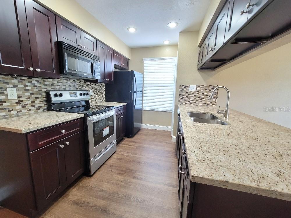 Image 4 of 23 For 2310 Prime Circle B