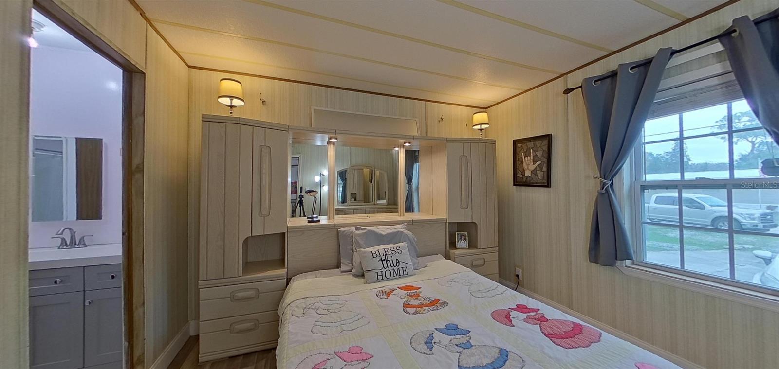 Image 16 of 28 For 5350 Monroe Avenue