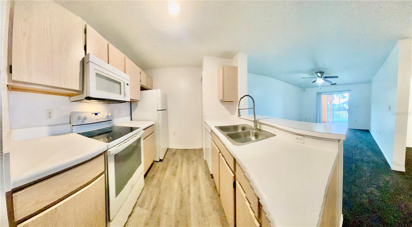 Image 16 of 26 For 5459 Vineland Road 4210