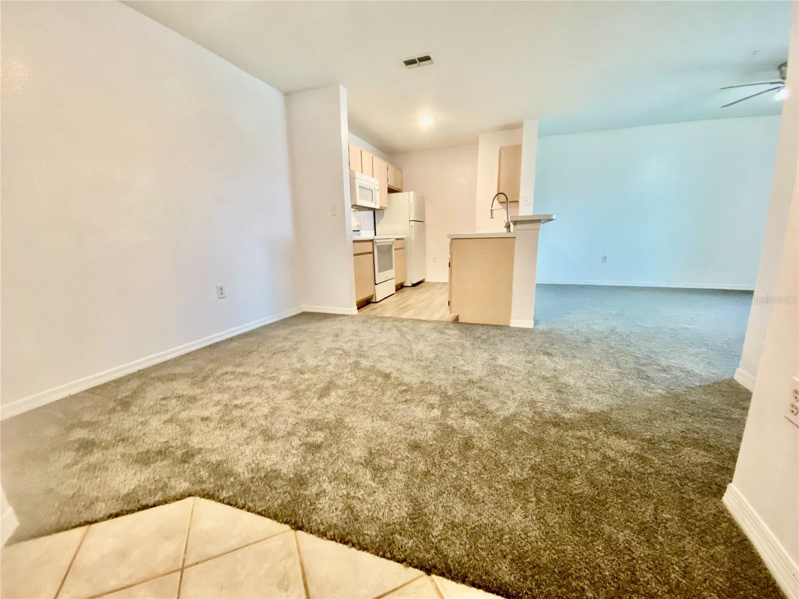 Image 4 of 26 For 5459 Vineland Road 4210