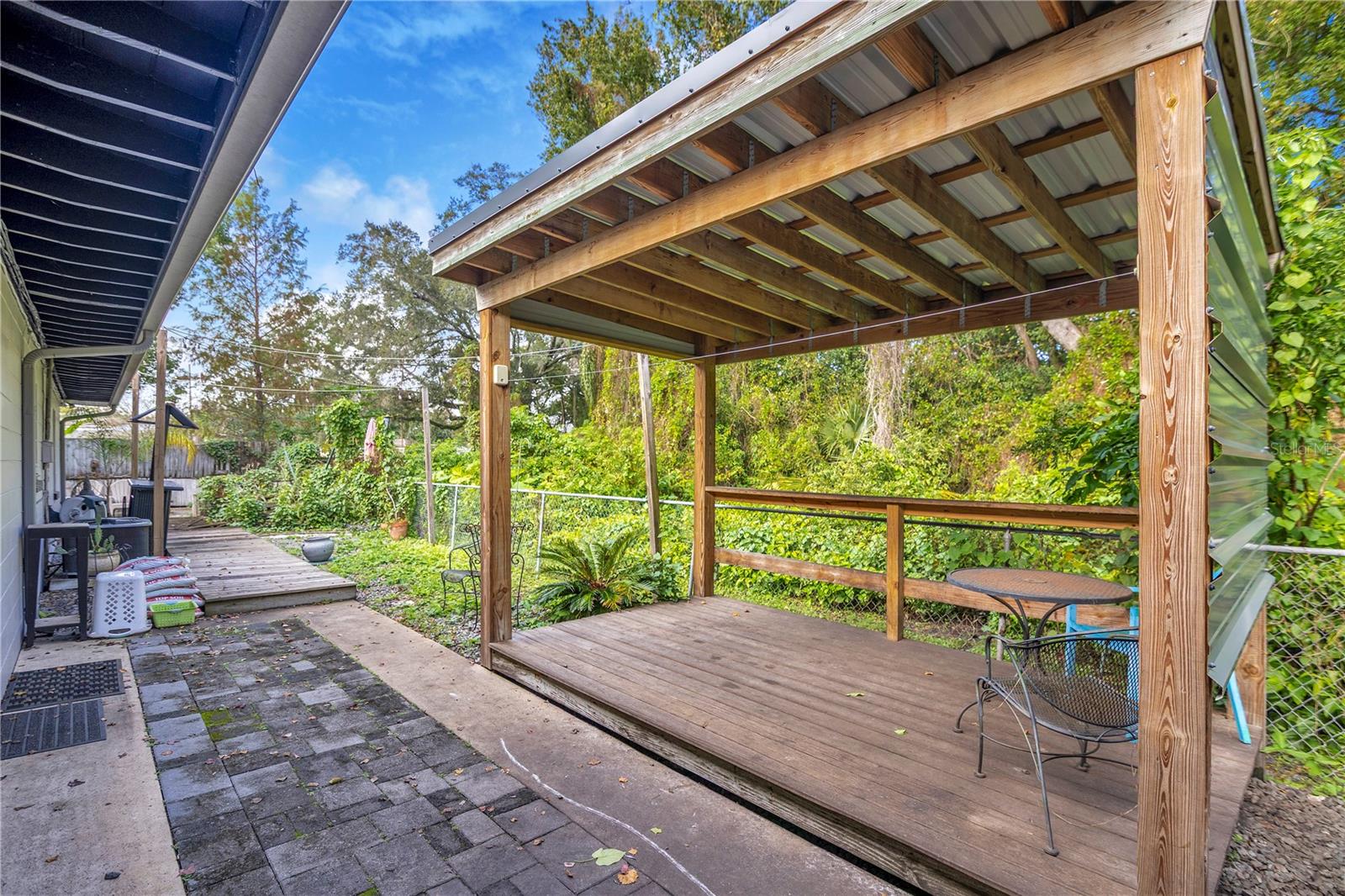 Image 16 of 24 For 230 Hazard Street