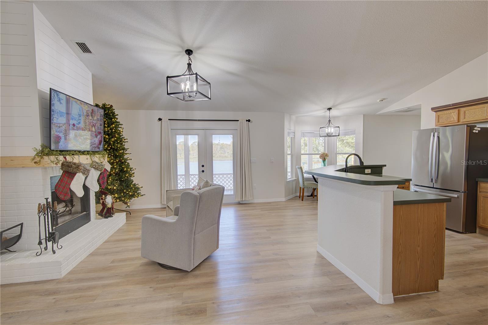 Image 18 of 54 For 4144 Pelee Street