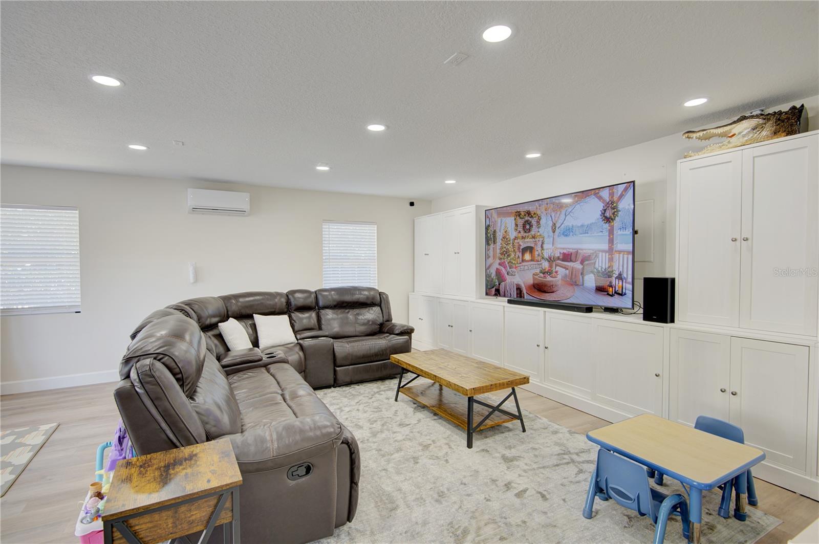 Image 30 of 54 For 4144 Pelee Street