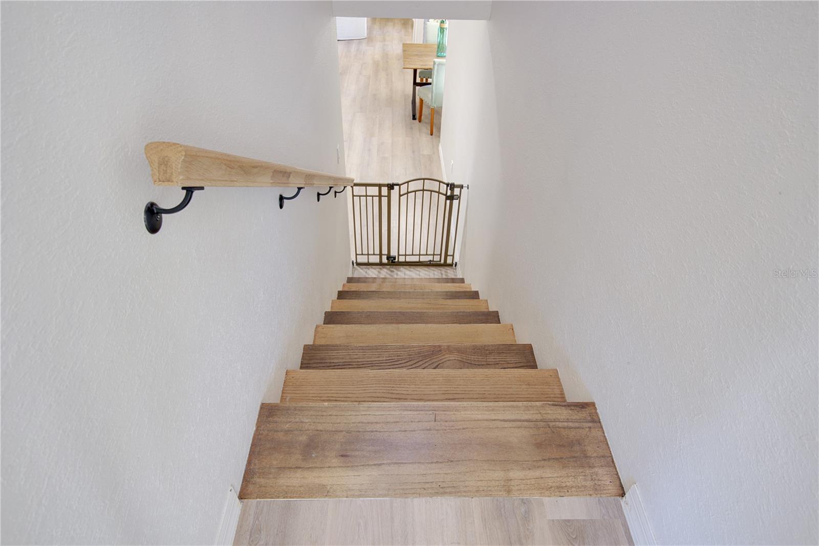 Image 32 of 54 For 4144 Pelee Street