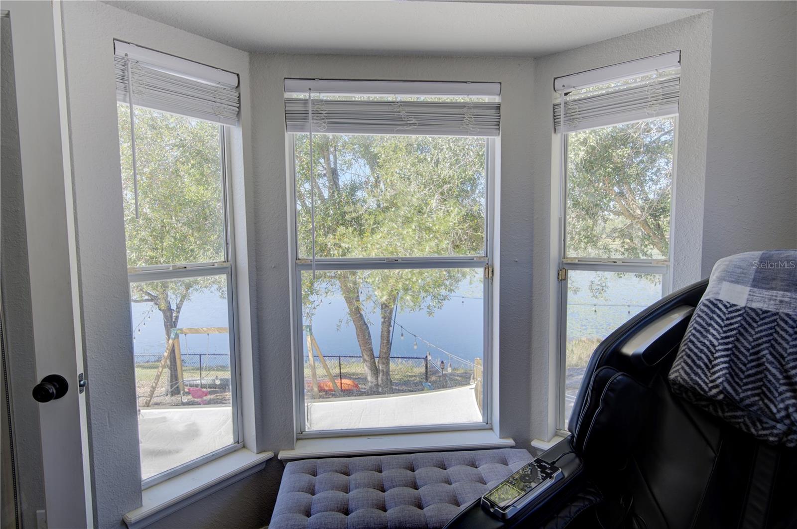 Image 34 of 54 For 4144 Pelee Street