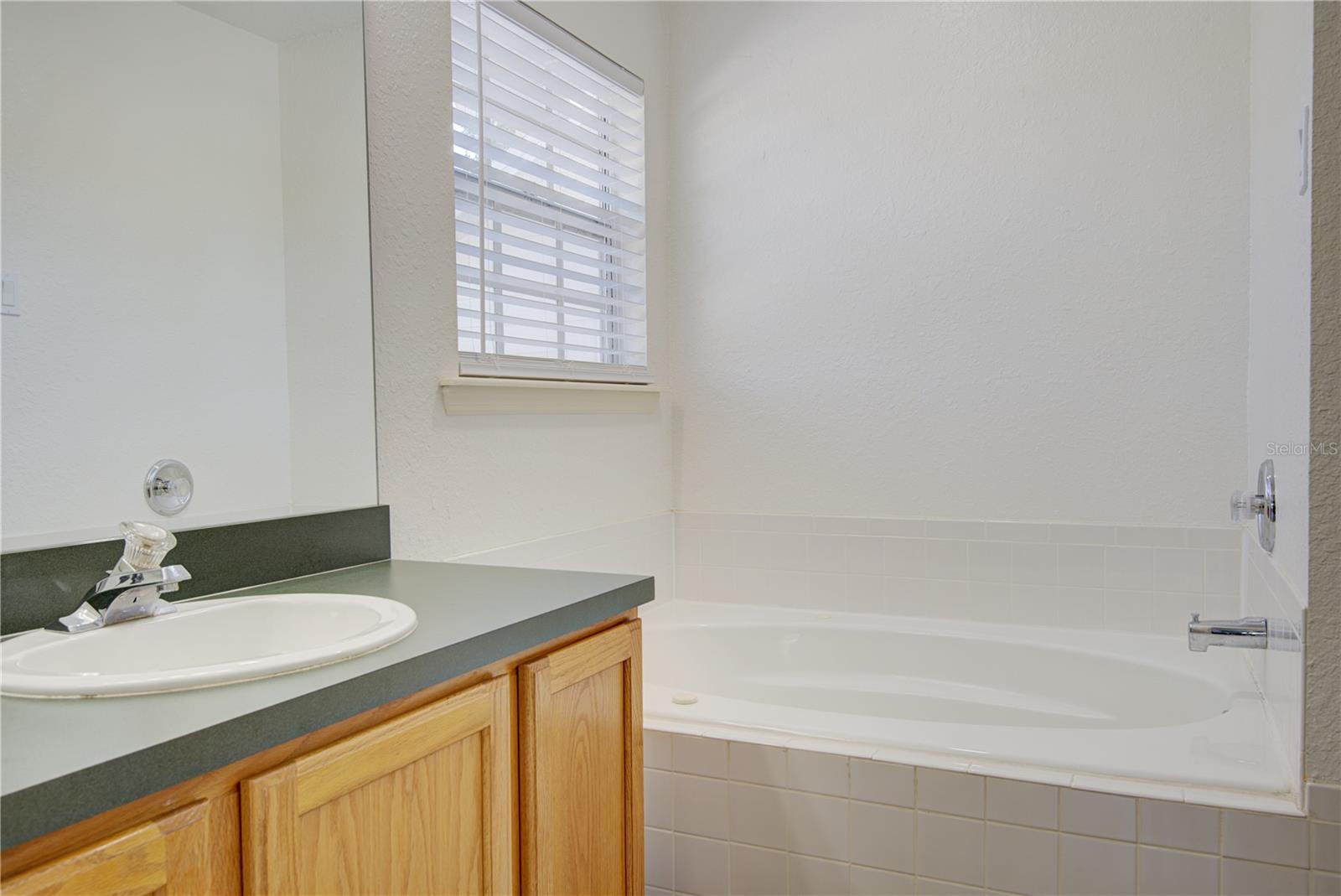 Image 37 of 54 For 4144 Pelee Street