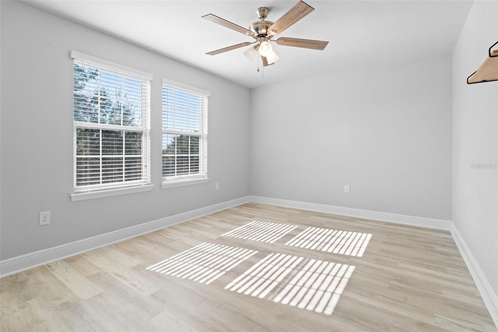 Image 19 of 51 For 15549 Waterleigh Cove Drive