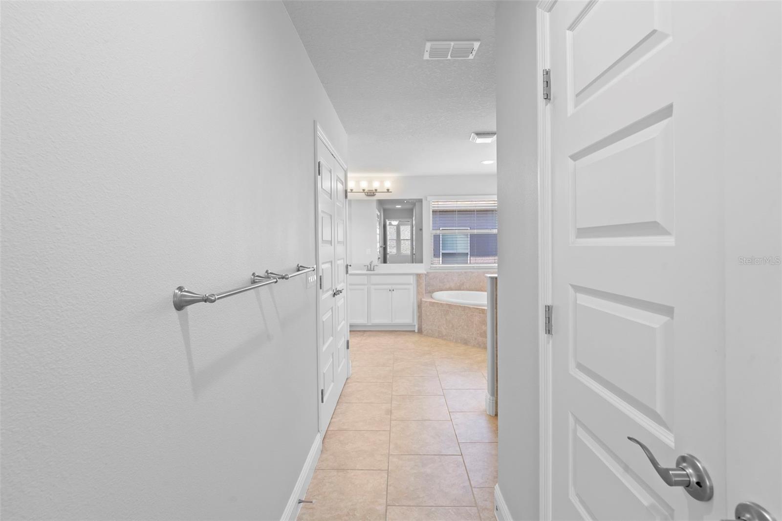 Image 28 of 51 For 15549 Waterleigh Cove Drive