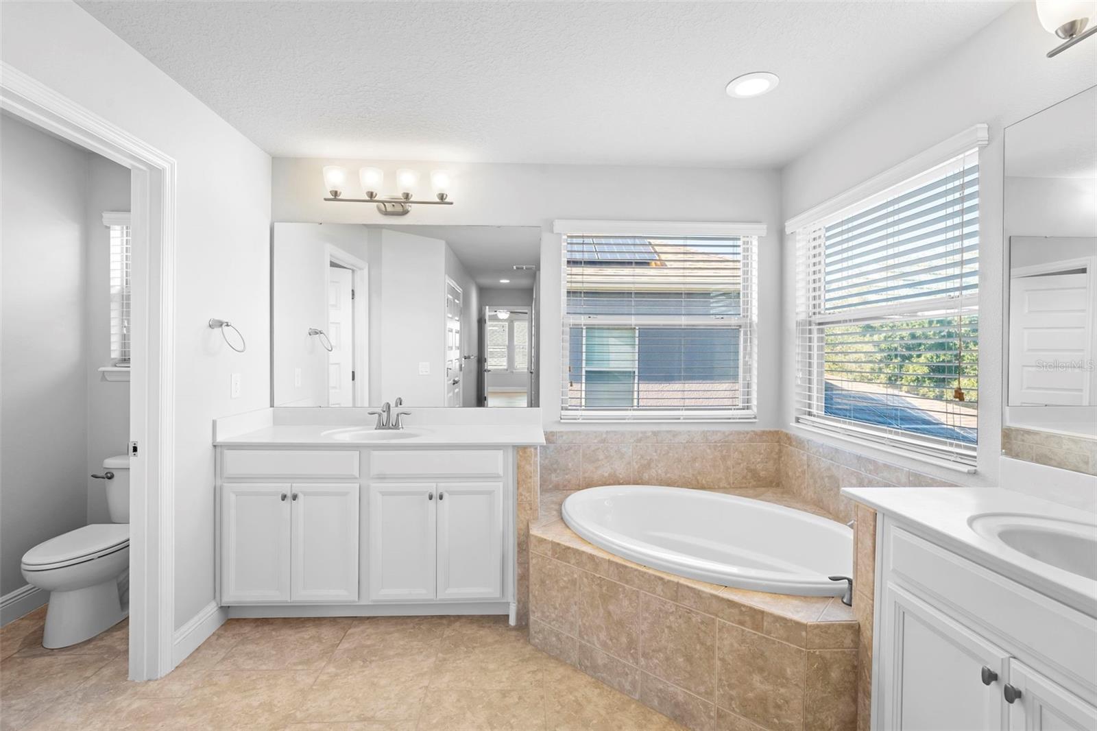 Image 31 of 51 For 15549 Waterleigh Cove Drive