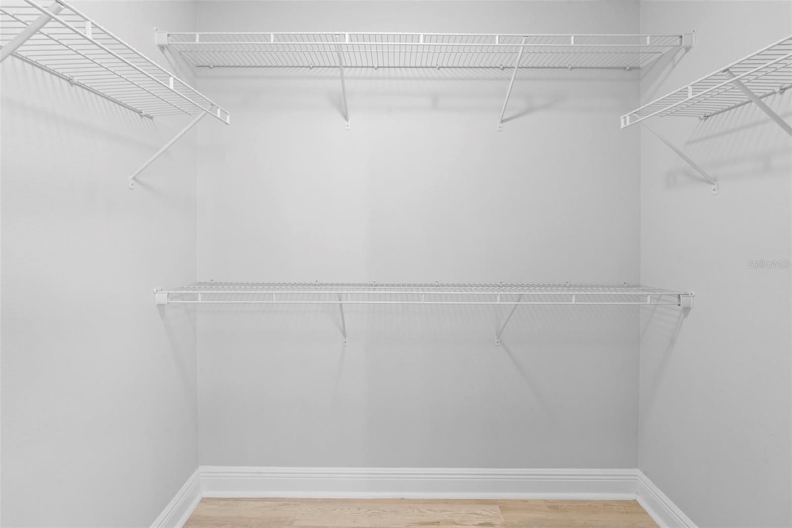 Image 32 of 51 For 15549 Waterleigh Cove Drive