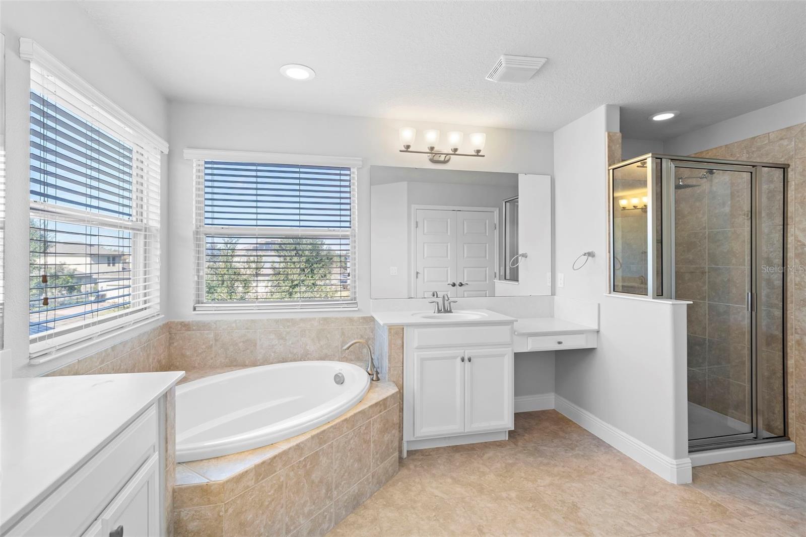 Image 33 of 51 For 15549 Waterleigh Cove Drive