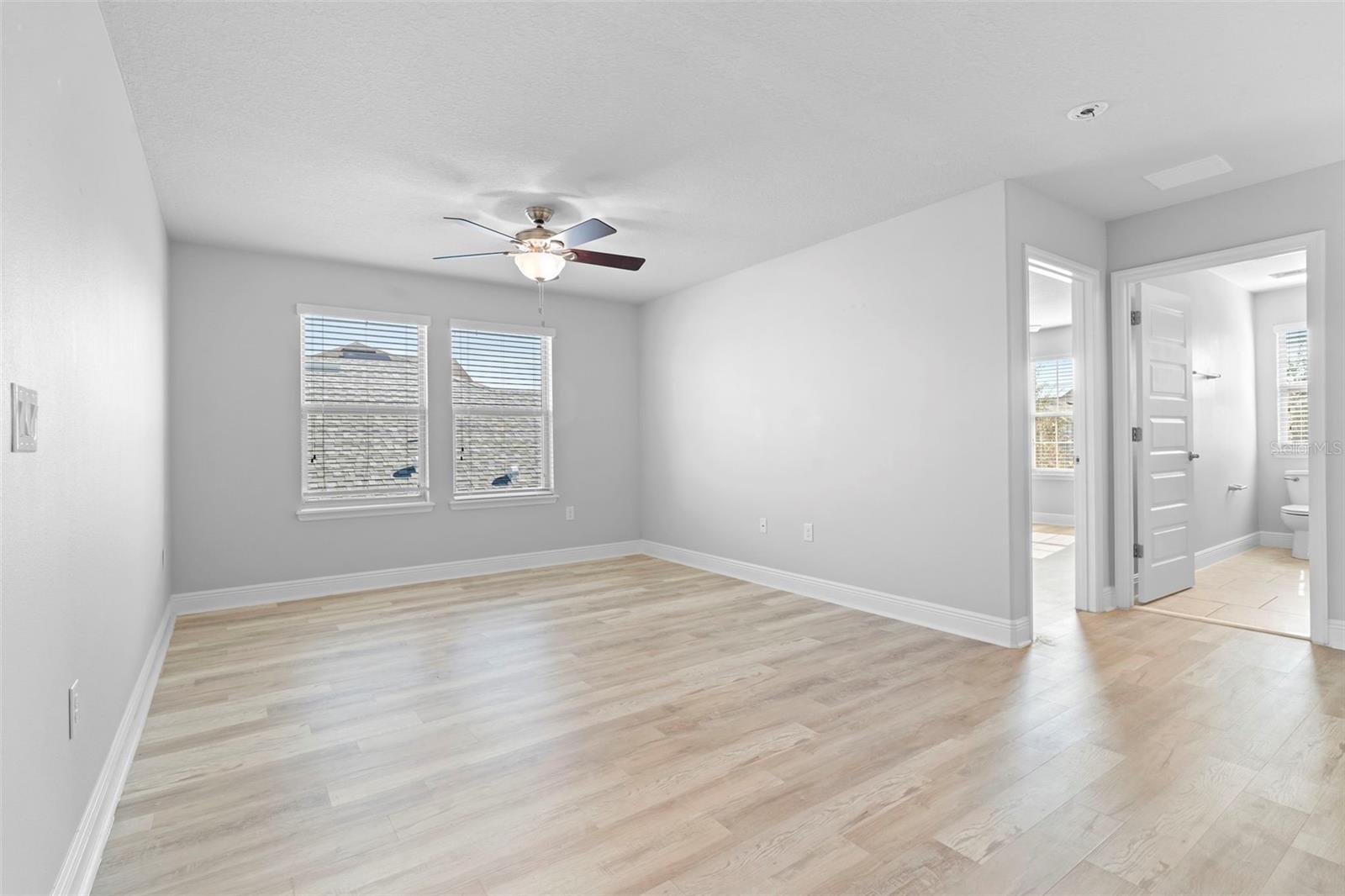 Image 34 of 51 For 15549 Waterleigh Cove Drive