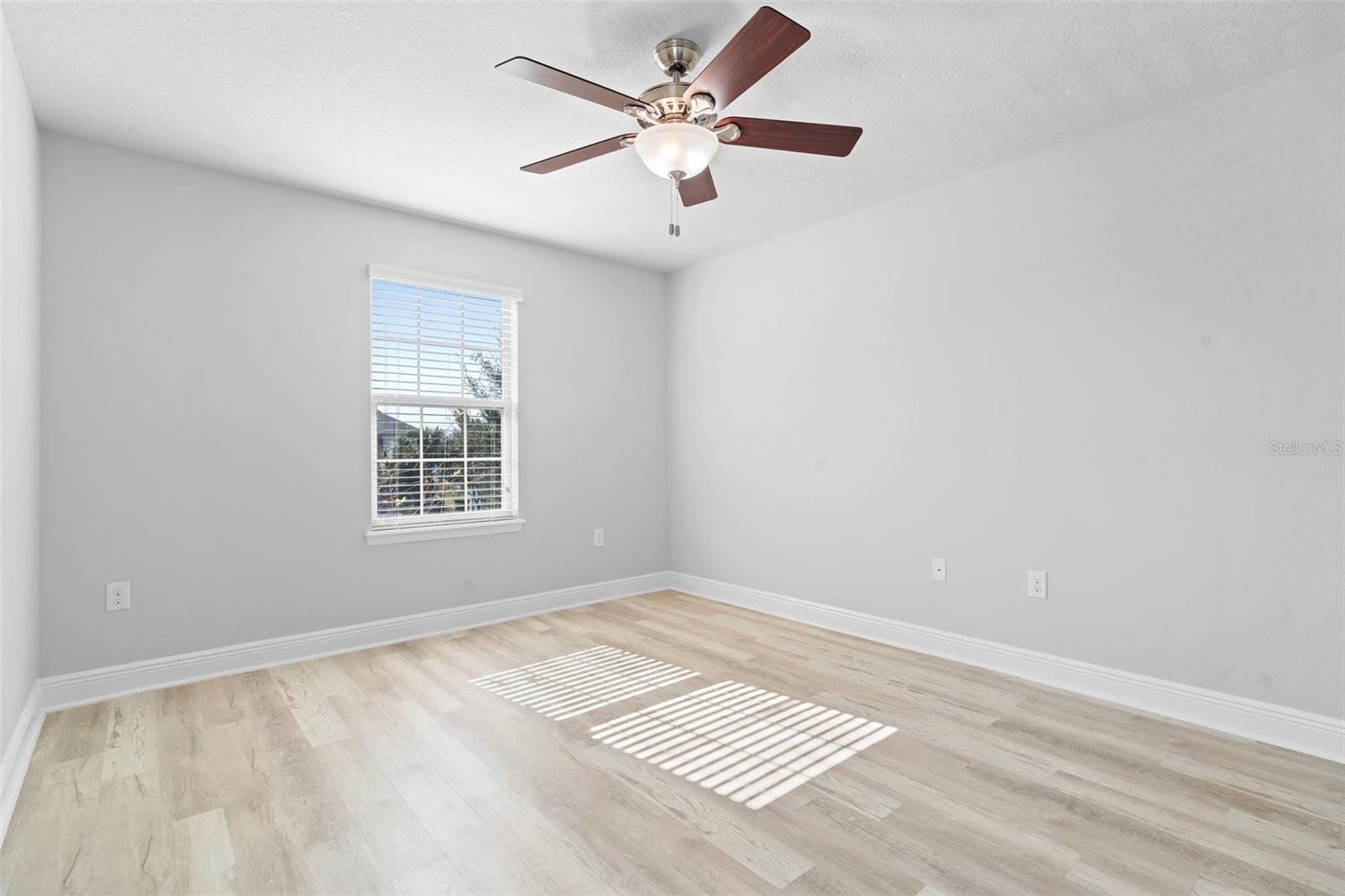 Image 38 of 51 For 15549 Waterleigh Cove Drive