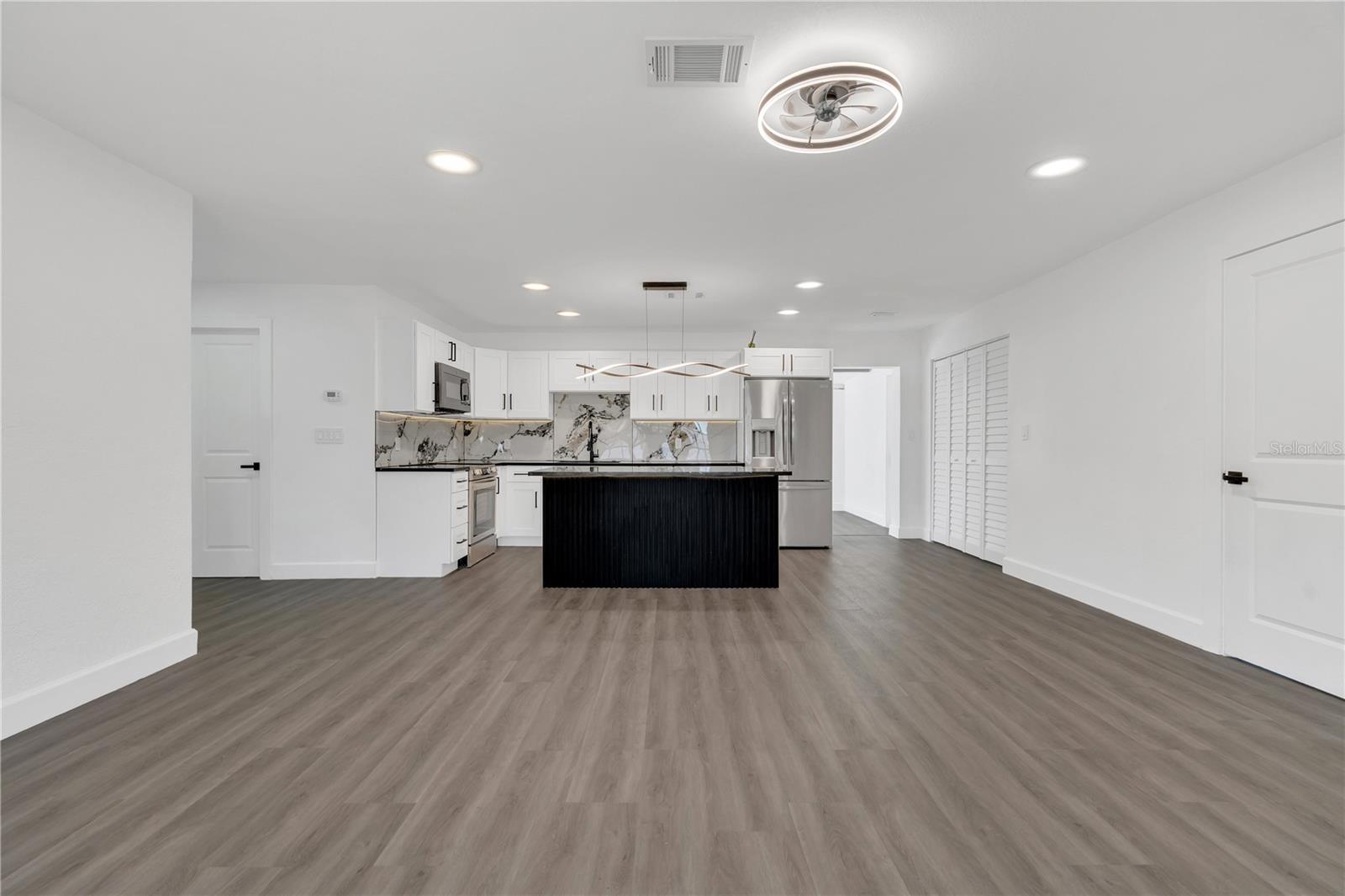 Image 12 of 33 For 11598 Ridge Road