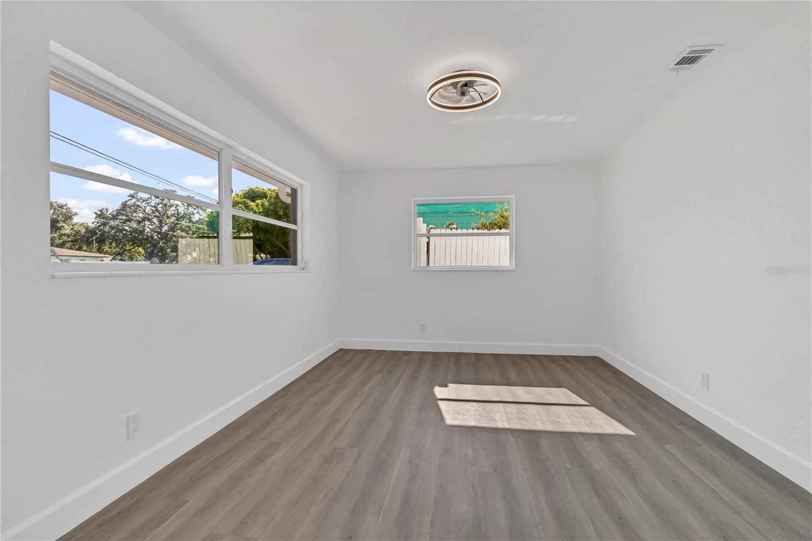 Image 18 of 33 For 11598 Ridge Road