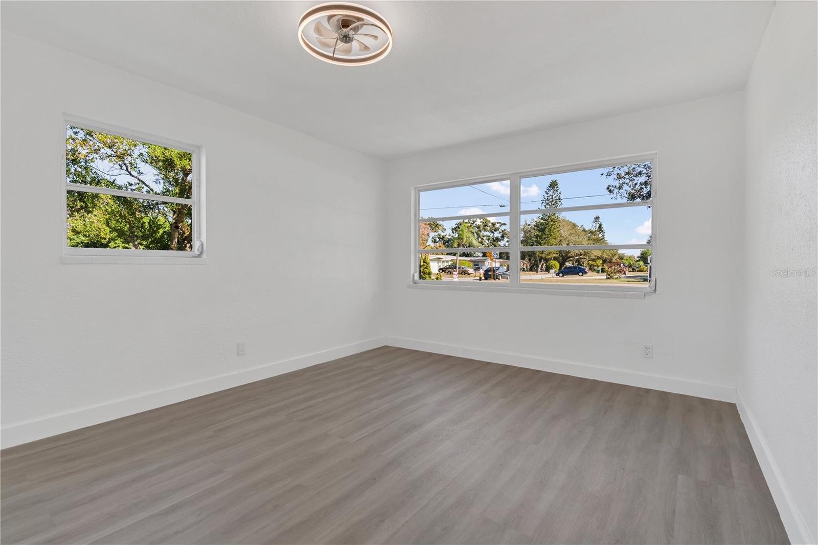 Image 19 of 33 For 11598 Ridge Road