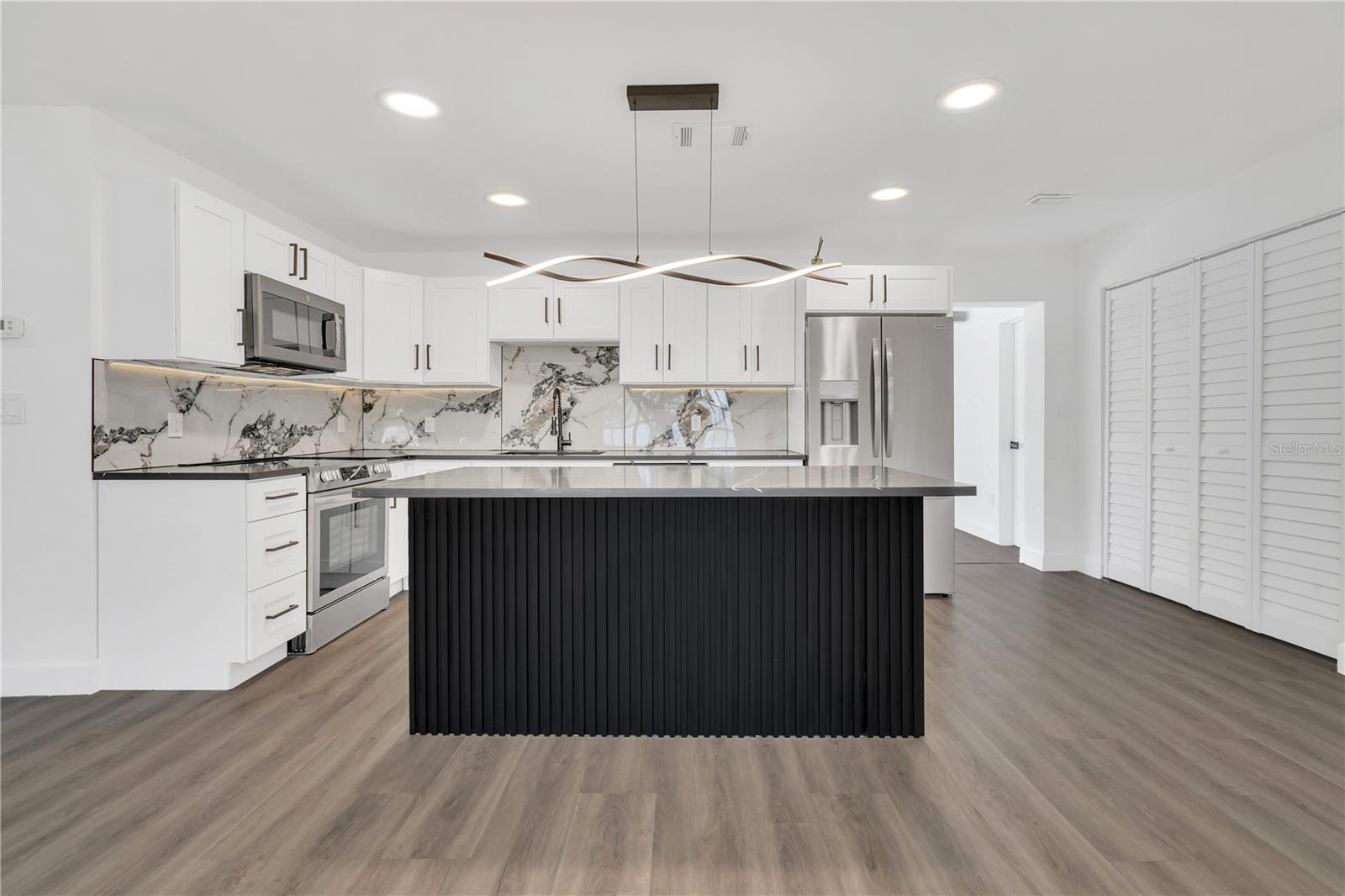 Image 3 of 33 For 11598 Ridge Road