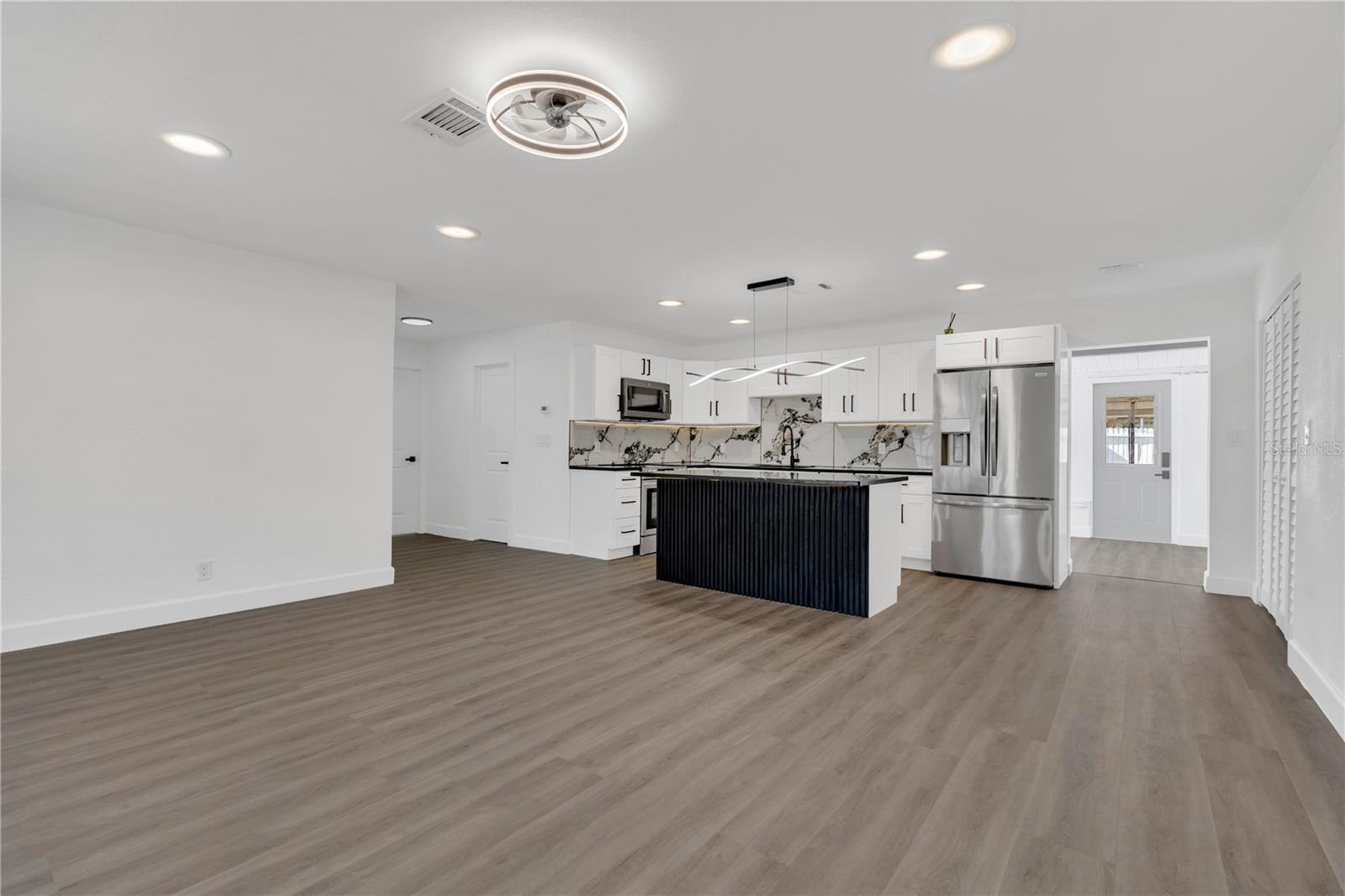 Image 4 of 33 For 11598 Ridge Road