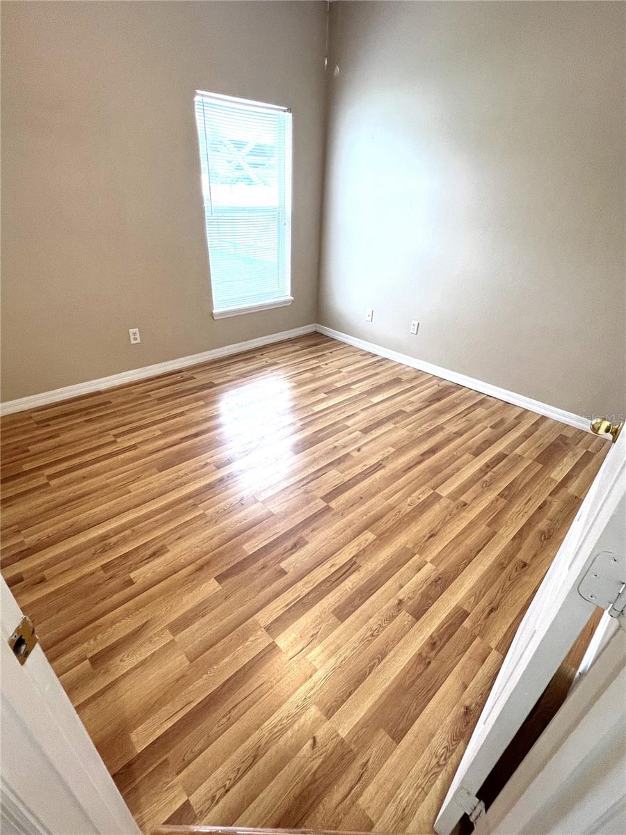 Image 17 of 22 For 400 Casting Court