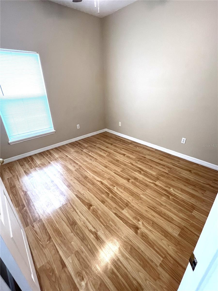 Image 18 of 22 For 400 Casting Court