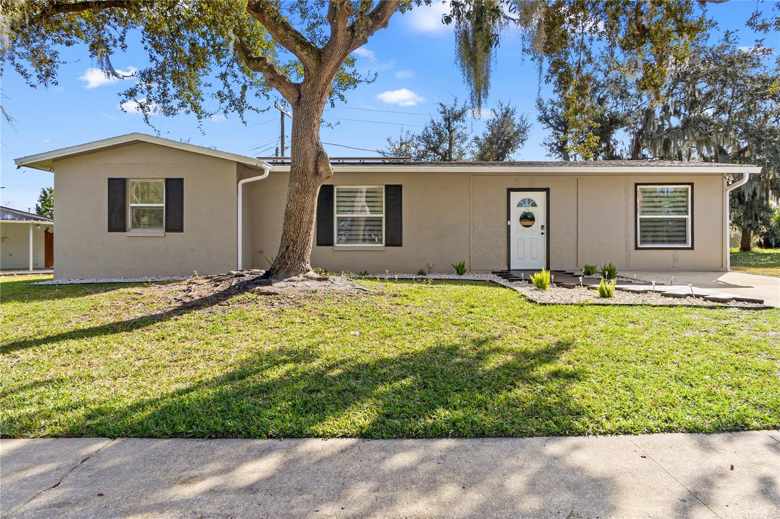 Image 3 of 45 For 1305 Fountainhead Drive