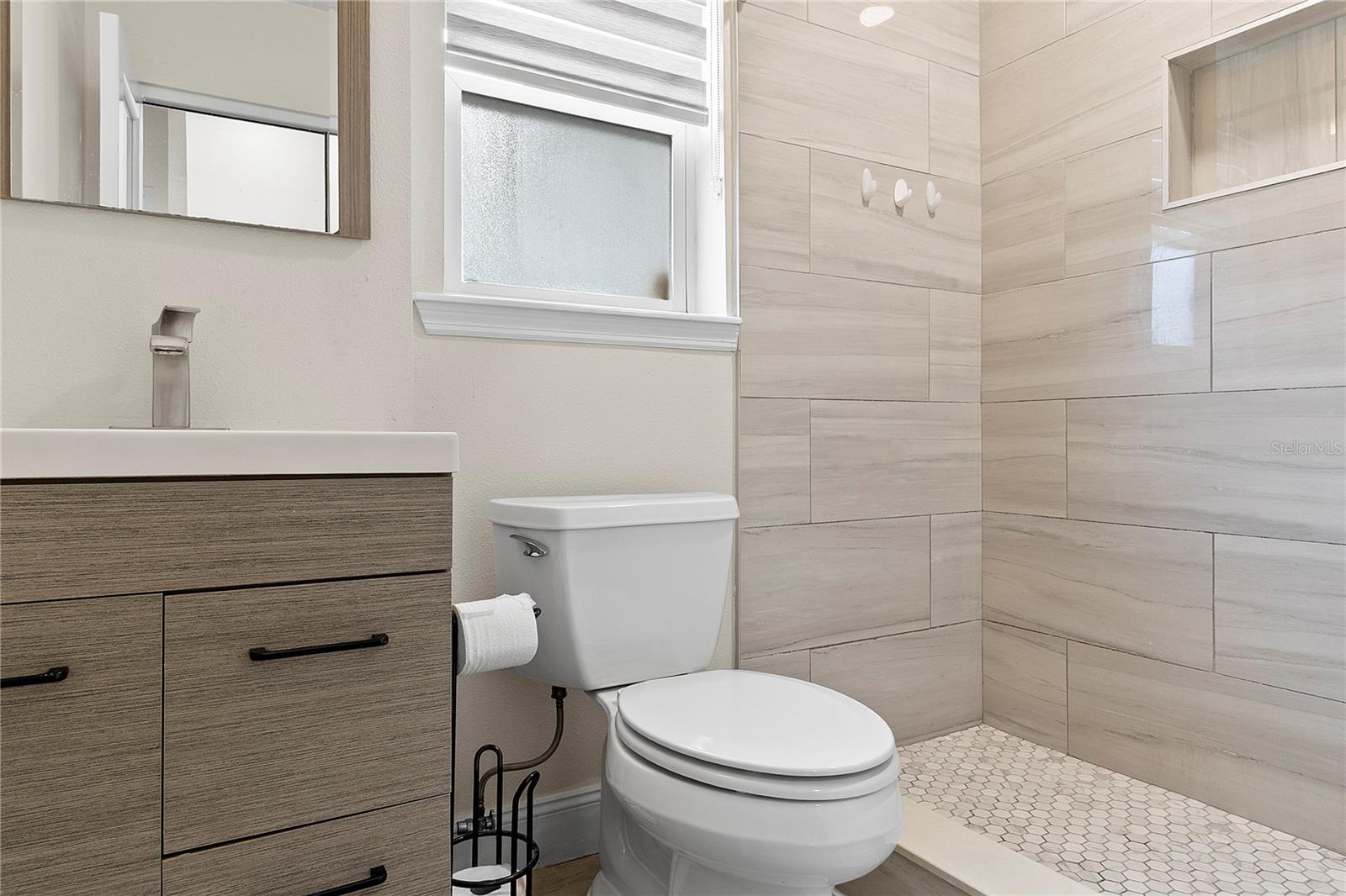 Image 32 of 45 For 1305 Fountainhead Drive