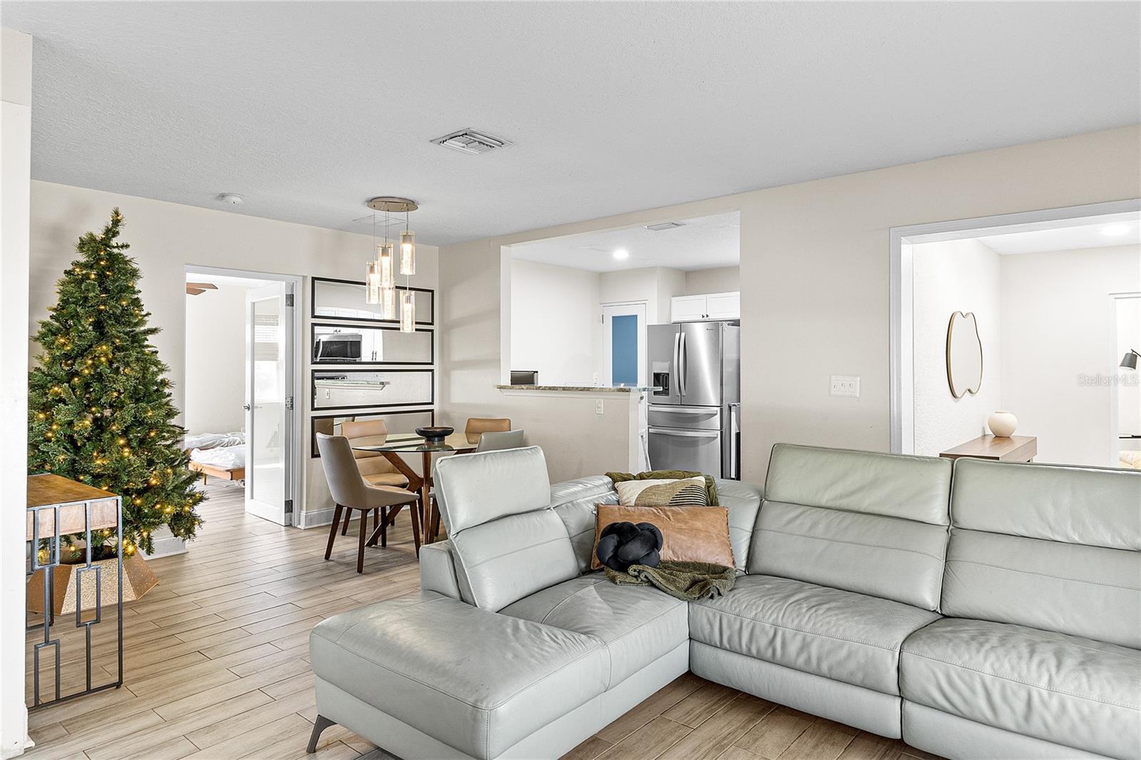 Image 8 of 45 For 1305 Fountainhead Drive