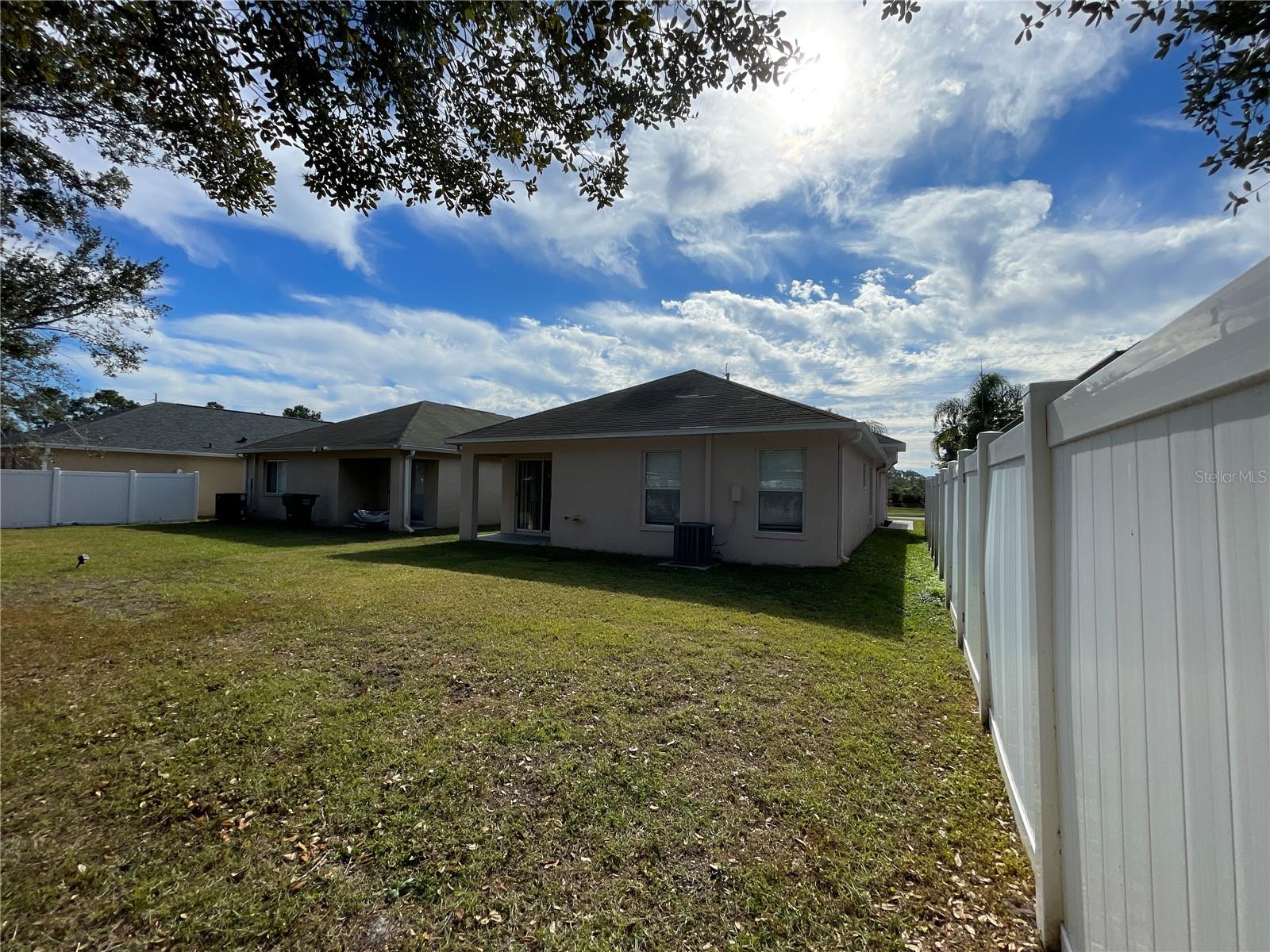 Listing photo id 8 for 31221 Tagus Loop