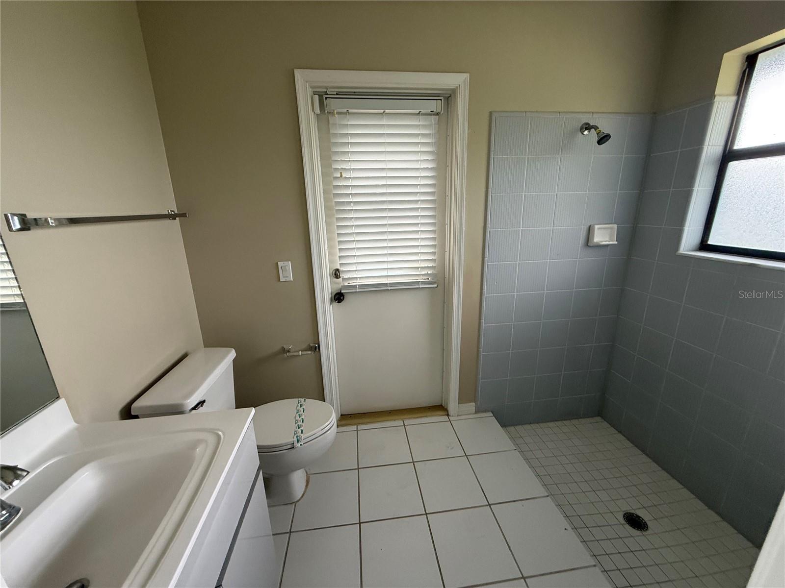 Image 16 of 21 For 13427 Kingsbury Drive