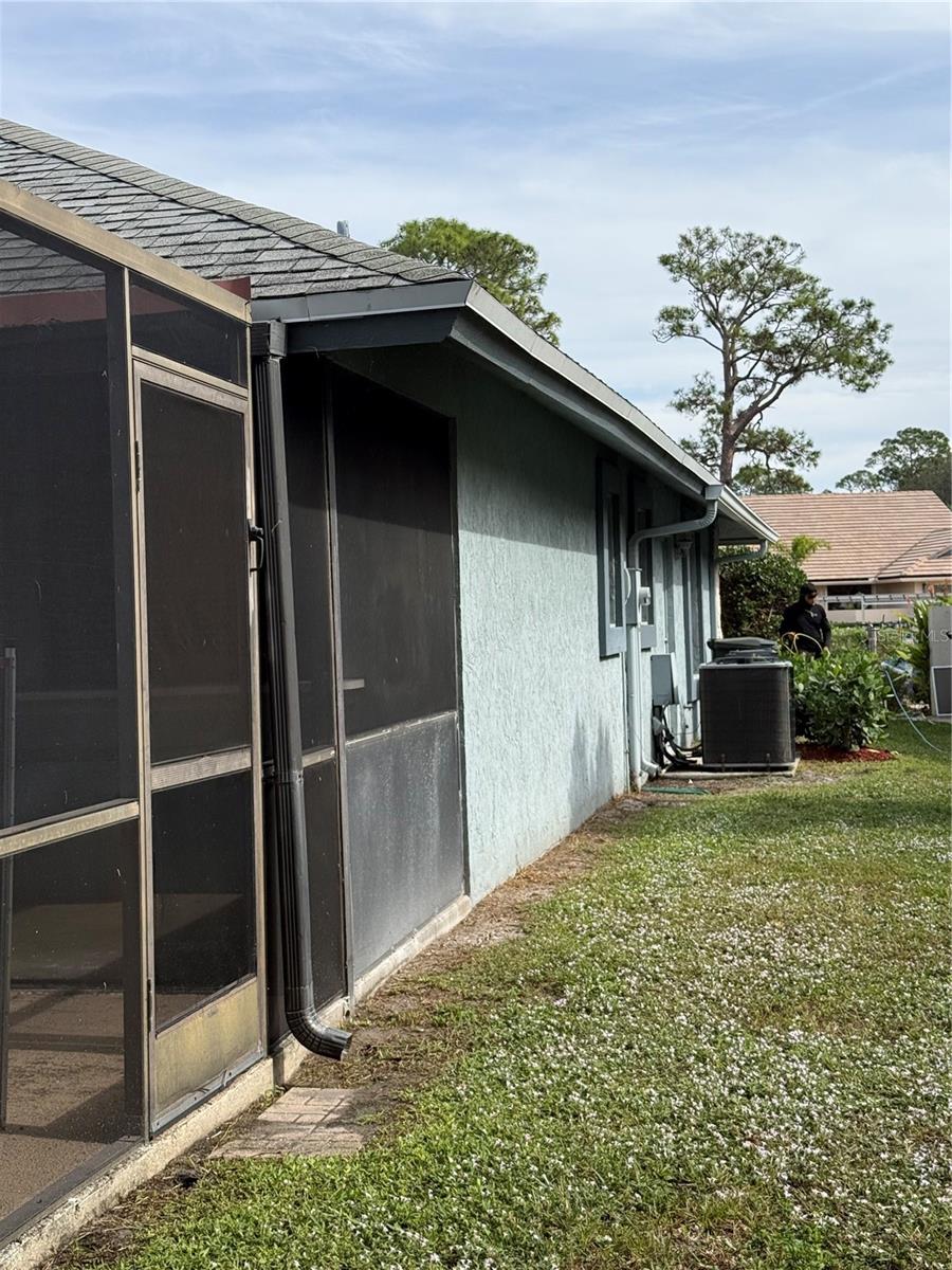 Image 20 of 21 For 13427 Kingsbury Drive