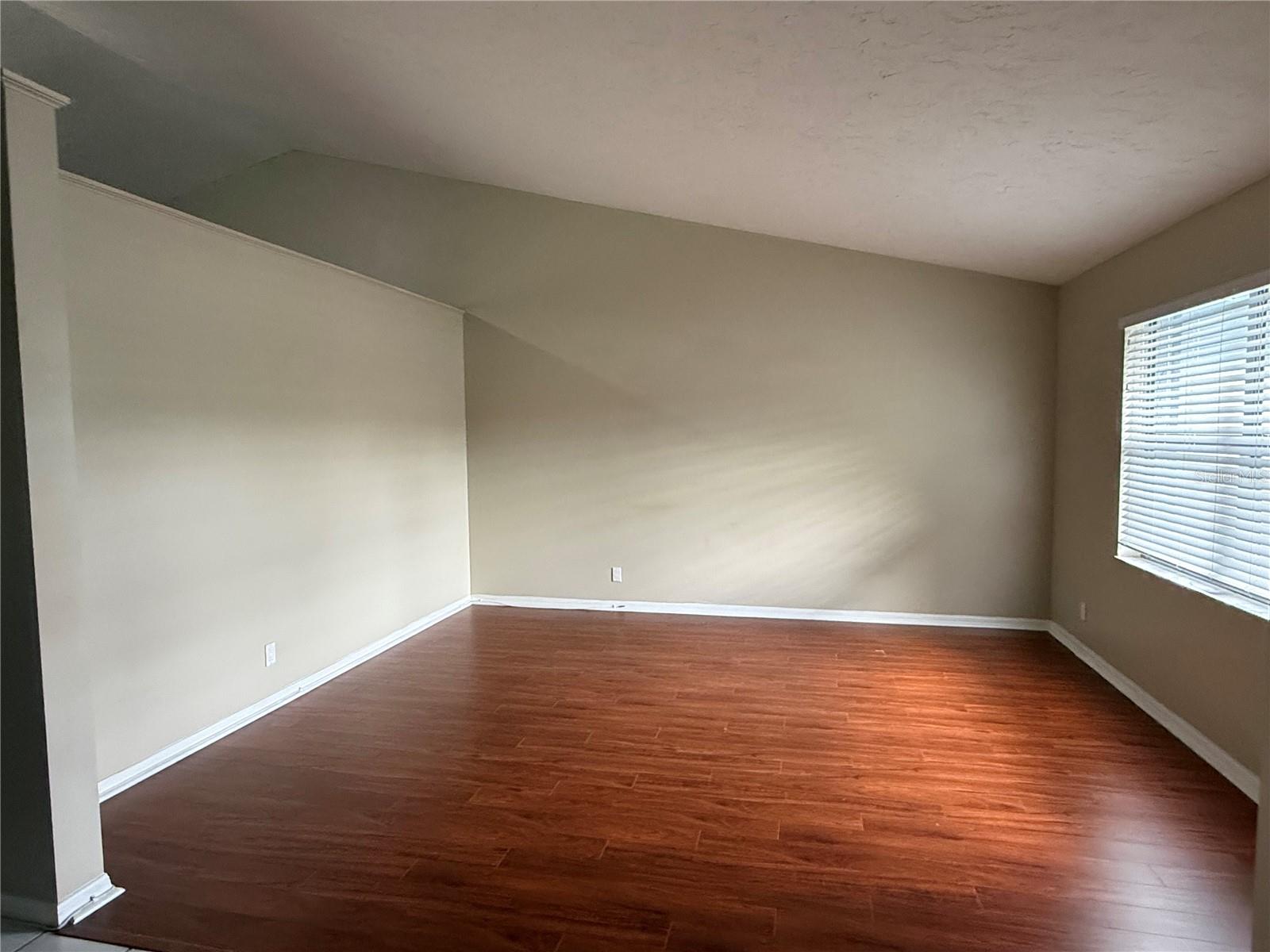 Image 4 of 21 For 13427 Kingsbury Drive