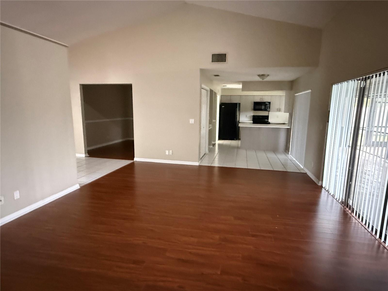 Image 6 of 21 For 13427 Kingsbury Drive