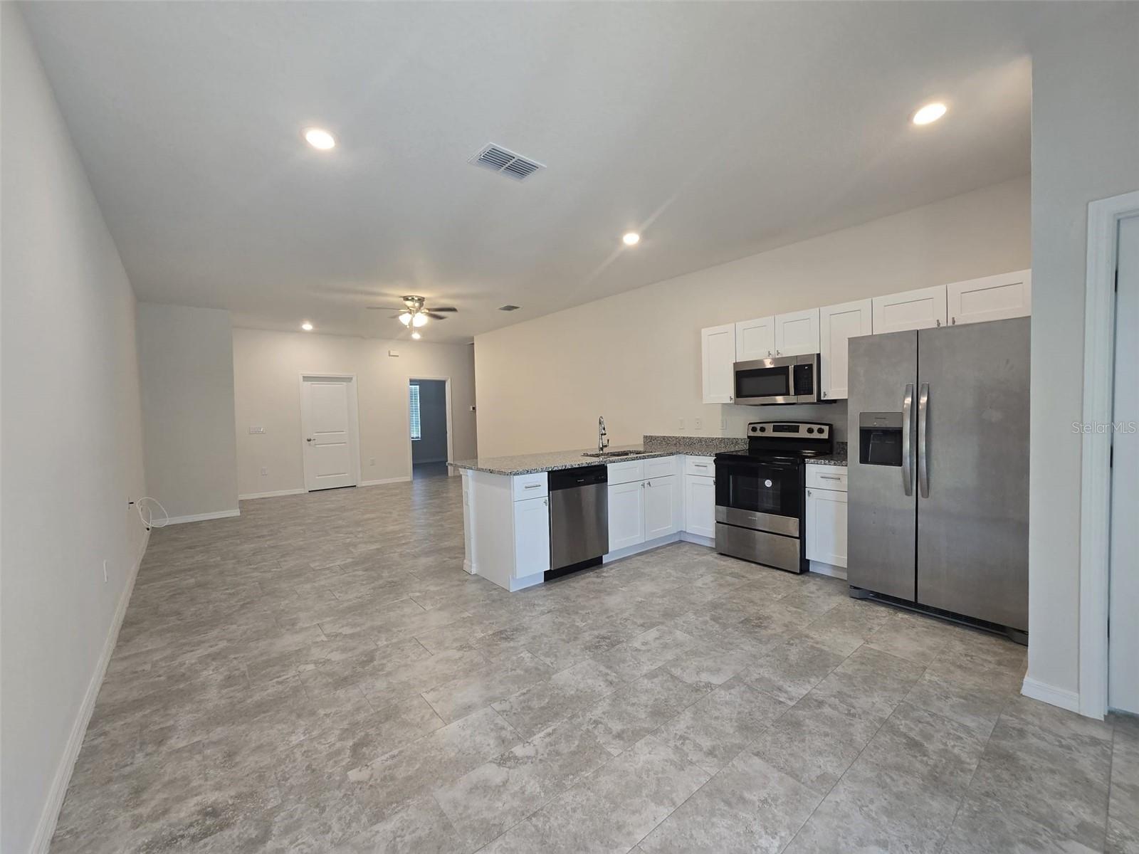 Image 5 of 14 For 546 Imperial Pl  548