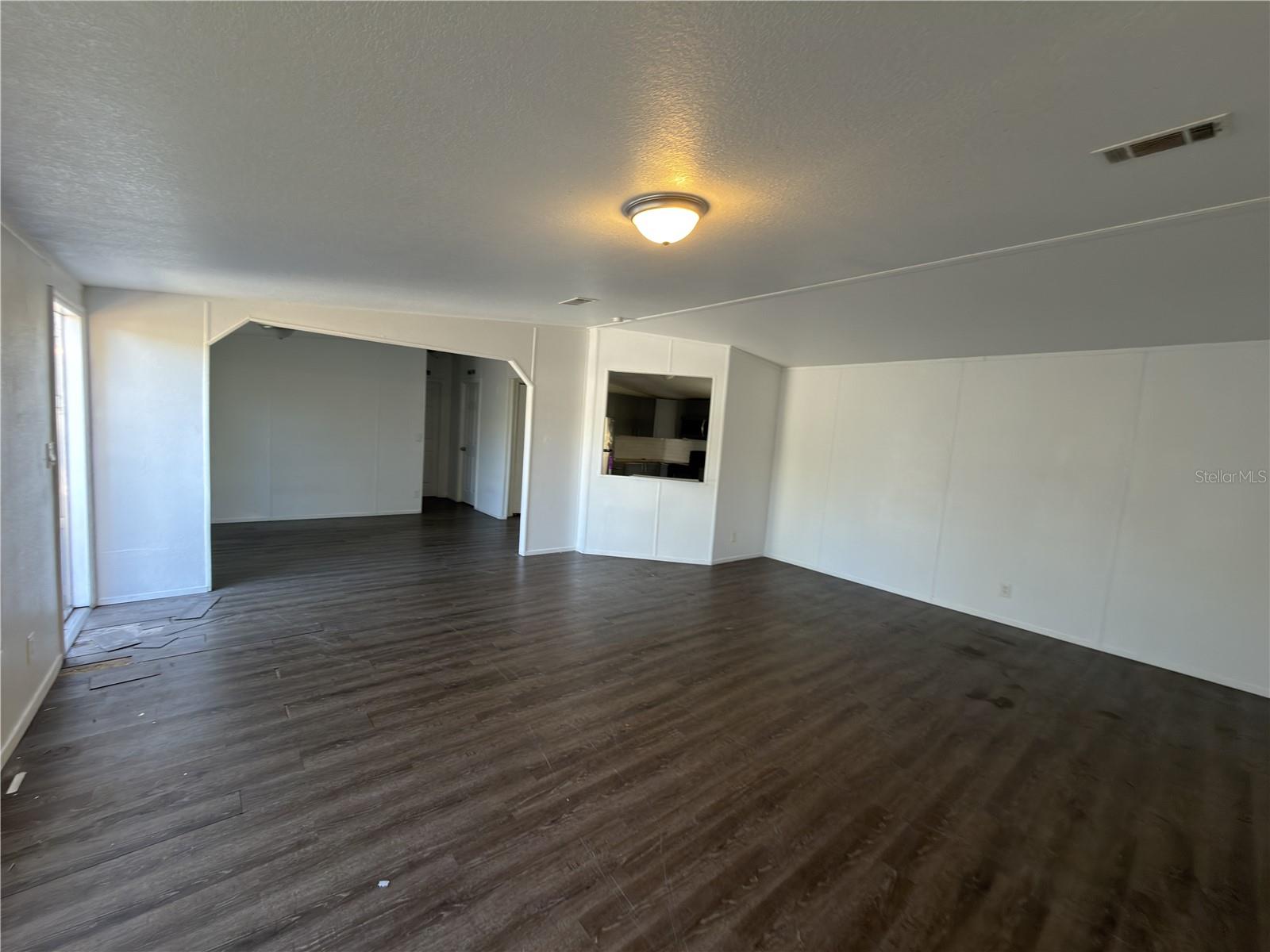 Image 4 of 11 For 3031 Overland Road