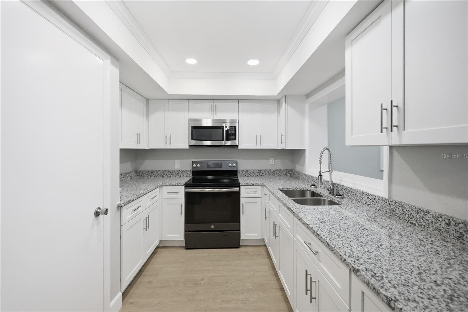 Image 10 of 31 For 207 Waverly Drive