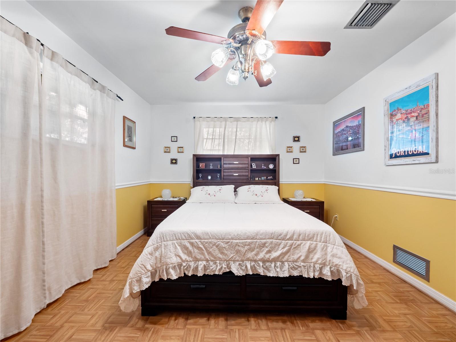 Image 19 of 26 For 7002 Crestlake Drive